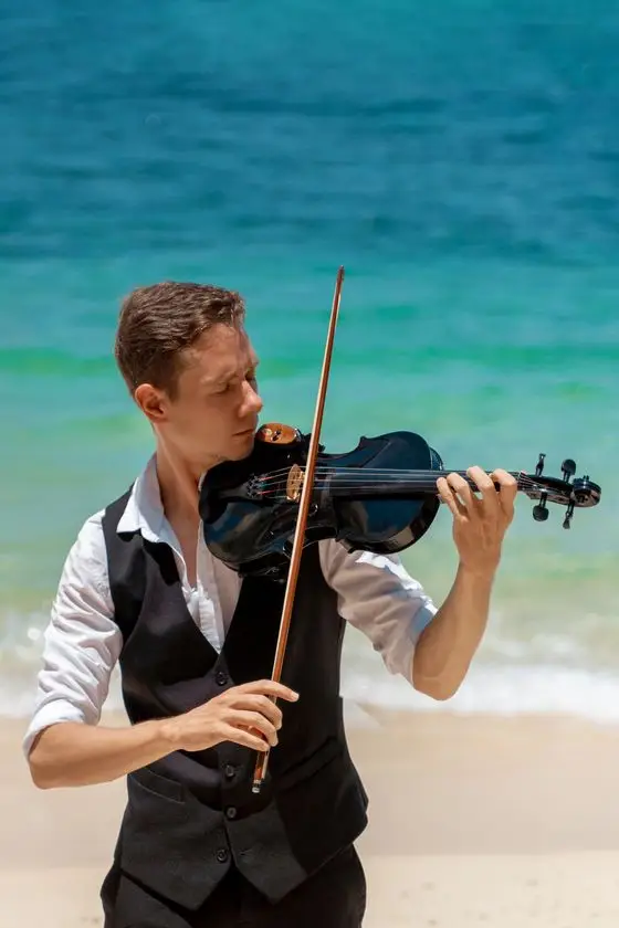 violinist phuket